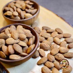Entdecke die natürlichen Aromen von rohen Mandeln – pur, unverarbeitet und voller Nährstoffe. Diese Premium-Mandeln sind reich an gesunden Fetten, Vitaminen und Mineralien und bieten einen gesunden Snack für jede Gelegenheit. Ideal für eine bewusste Ernährung, als Zutat in Müsli oder zum Verfeinern von Gerichten. Genieß die frische, natürliche Qualität in jeder Handvoll! #RoheMandeln #GesundeSnacks #NatürlicheErnährung #Unverarbeitet #PremiumQualität